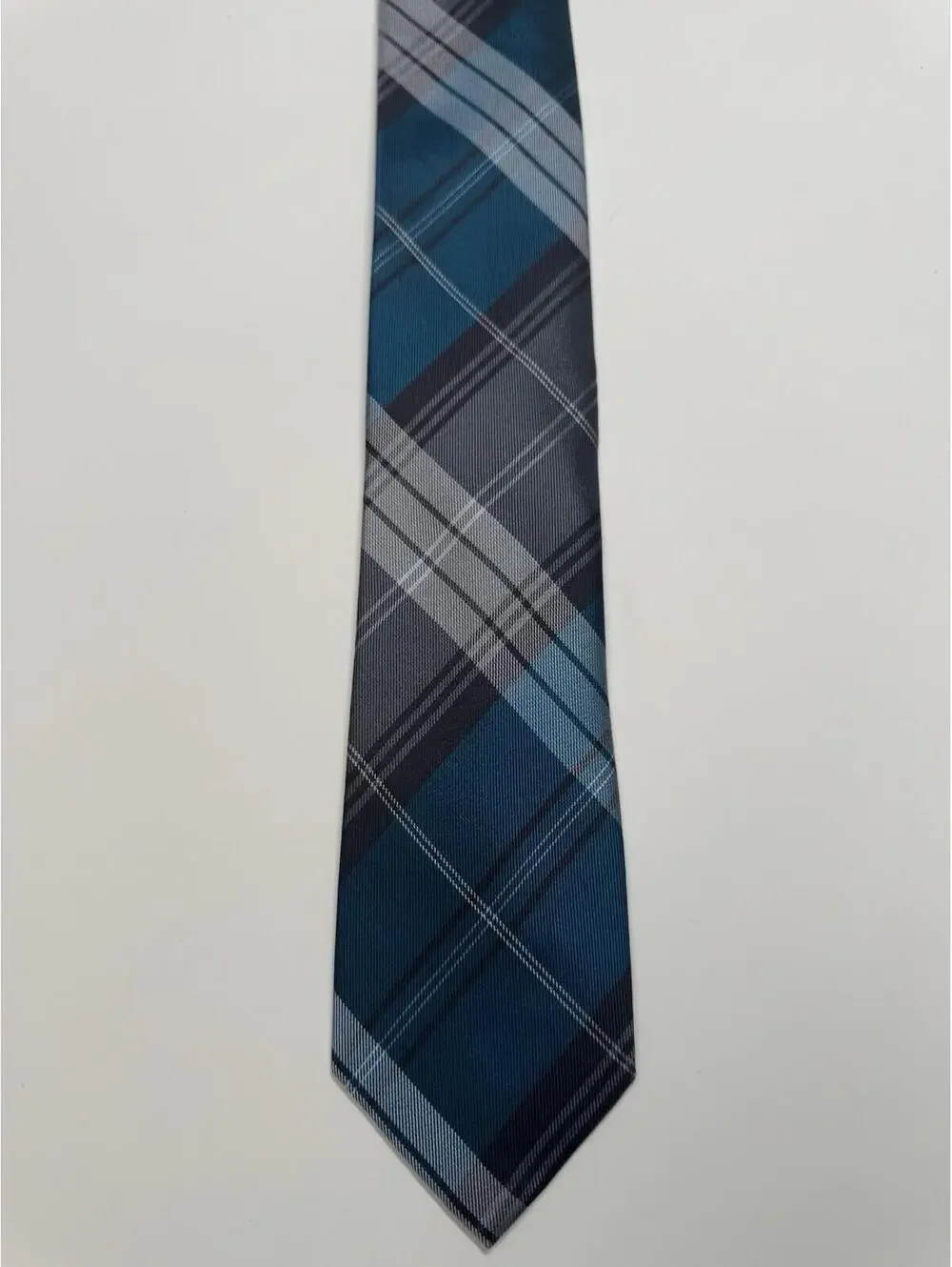 Kenneth Cole Reaction 100% Silk Skinny Tie‎ In Blue & Grey Plaid